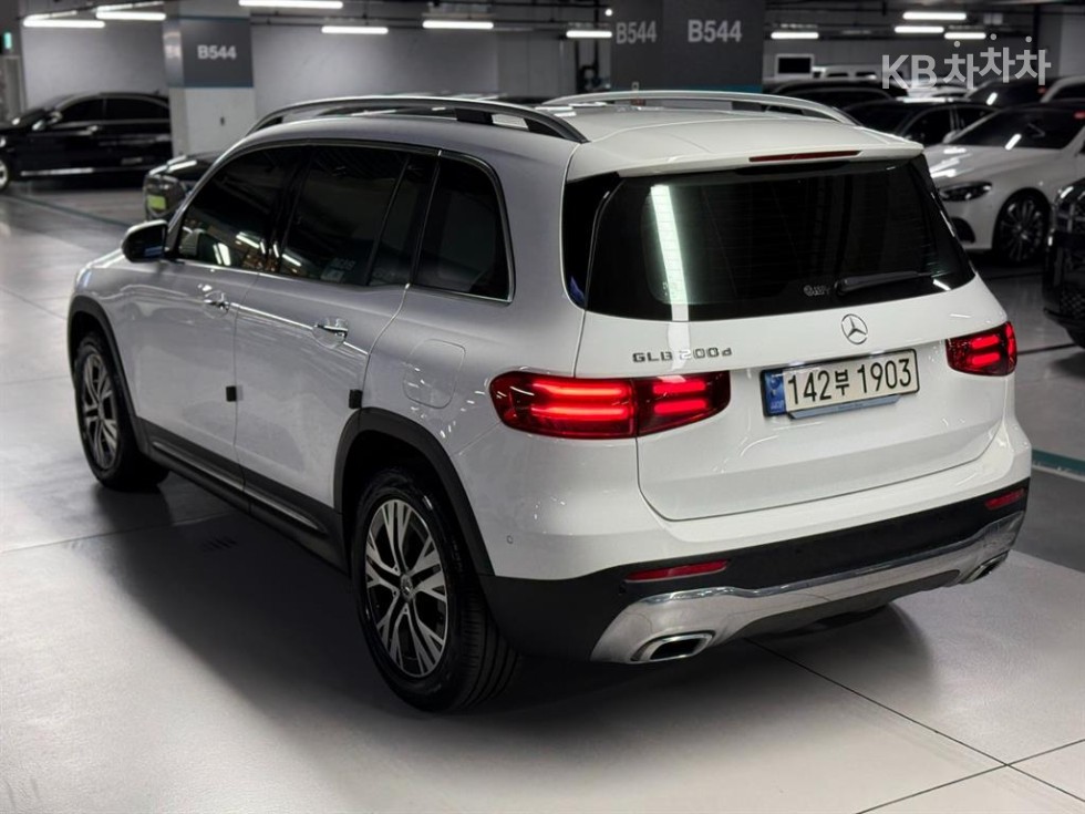Mercedes-Benz GLB-Class — фото 4