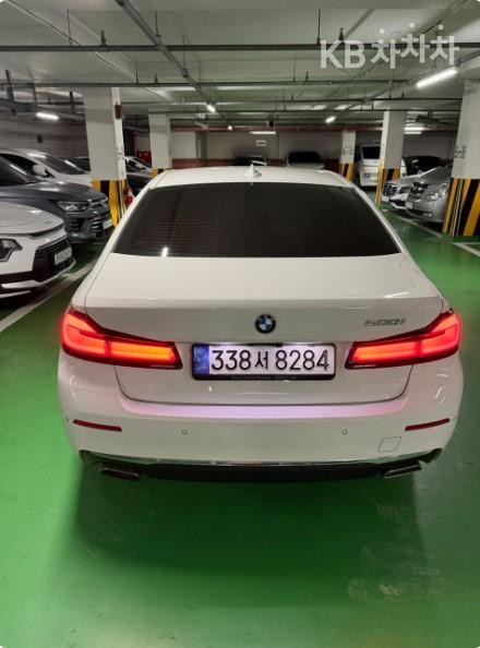 BMW 5 Series Luxury — фото 2