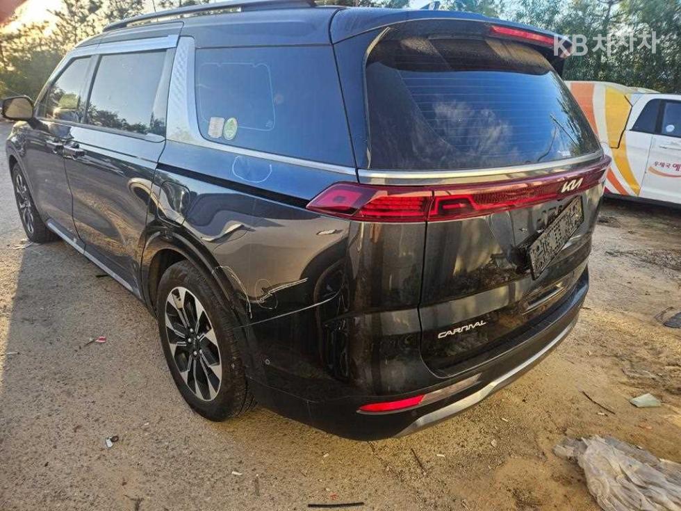 Kia Carnival SIGNATURE — фото 4