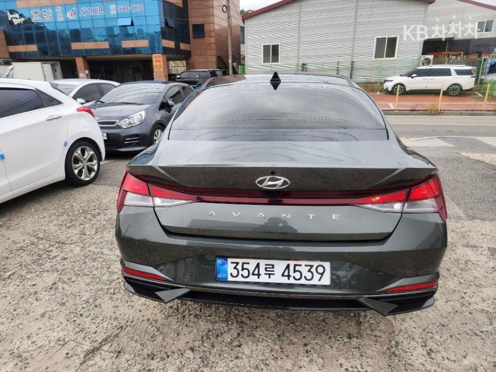 Hyundai Avante — фото 3