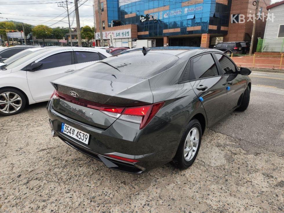 Hyundai Avante — фото 4