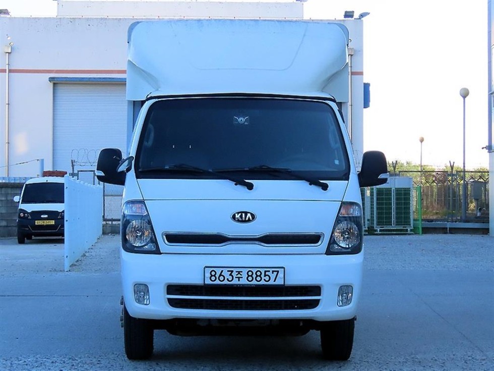 Kia Manual King Cab Prestige — фото 1
