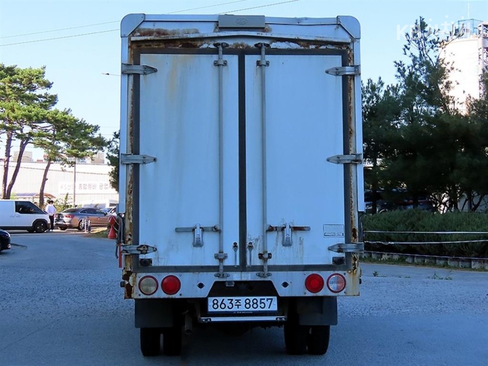 Kia Manual King Cab Prestige — фото 4