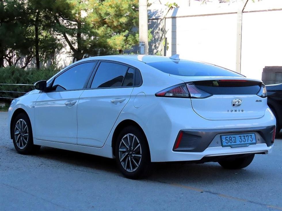 Hyundai IONIQ — фото 3