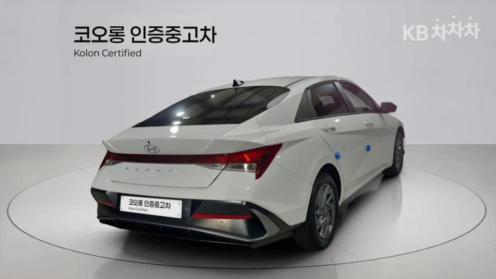 Hyundai Avante — фото 2