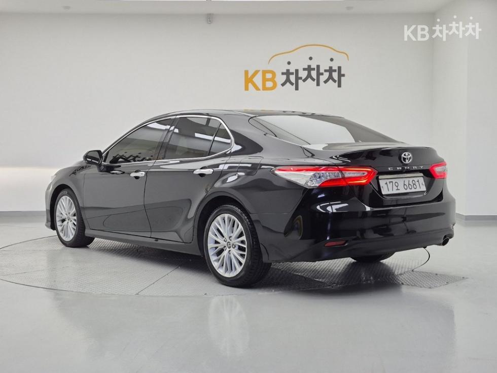 Toyota BASE MODEL — фото 3
