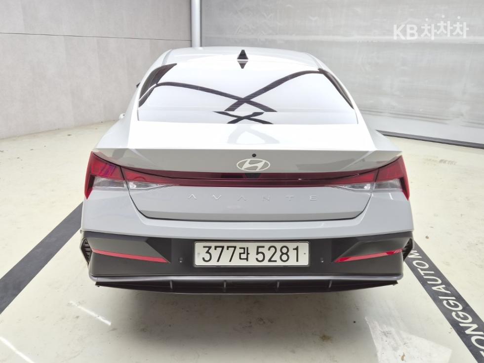 Hyundai Avante — фото 3