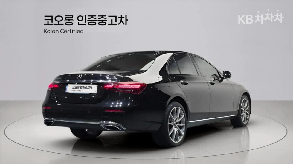 Mercedes-Benz E-Class Exclusive — фото 3