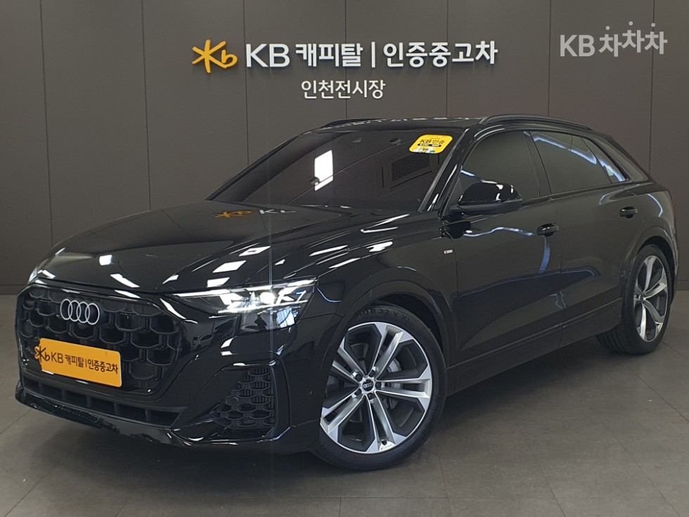 Audi Q8 Premium — фото 1