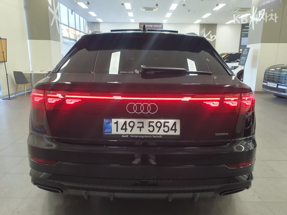 Audi Q8 Premium — фото 3