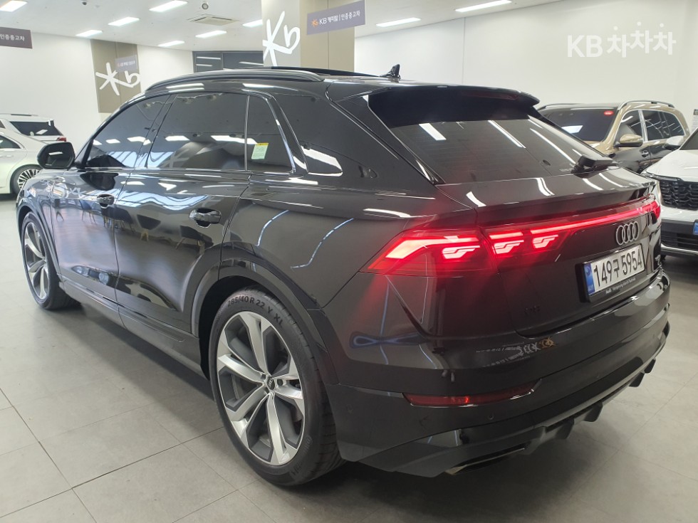 Audi Q8 Premium — фото 4