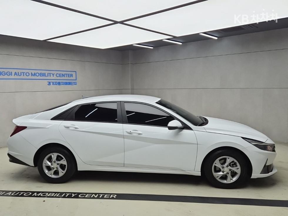 Hyundai Avante — фото 2