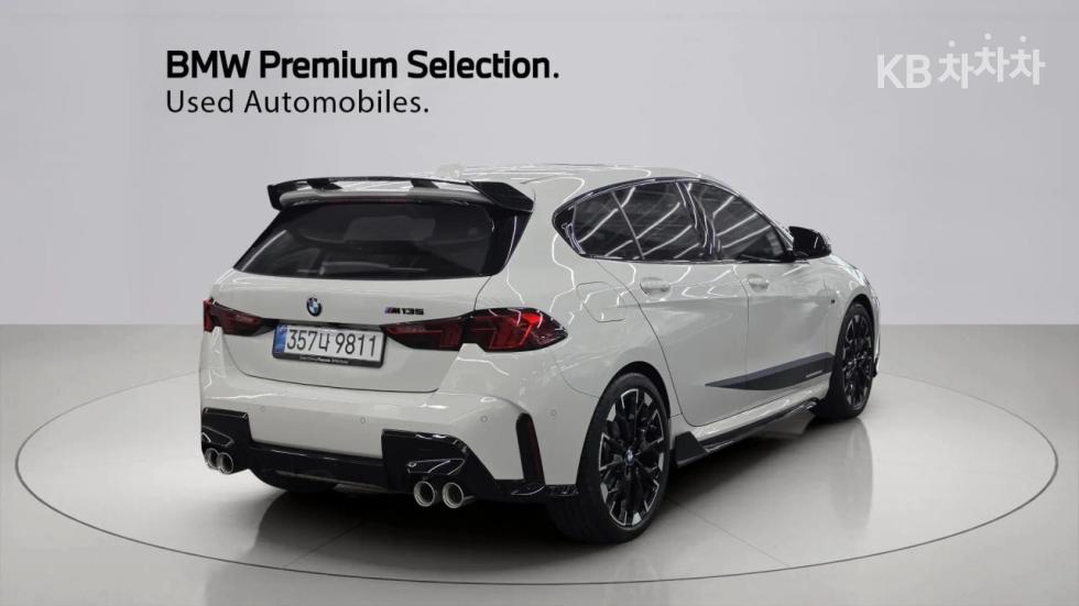 BMW 1 Series BASE MODEL — фото 2