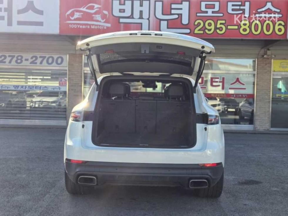 Porsche Cayenne BASE MODEL — фото 4