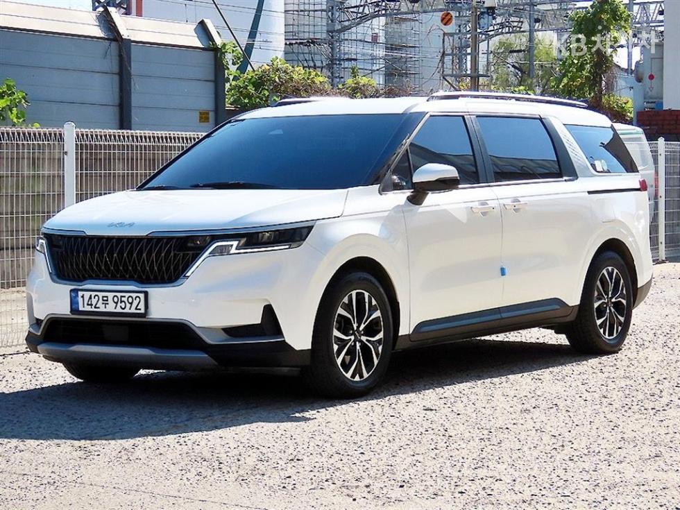 Kia Carnival PRESTIGE — фото 2