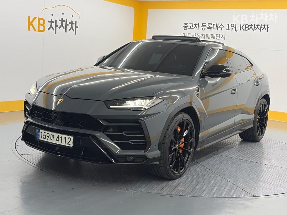 Lamborghini Urus — фото 1