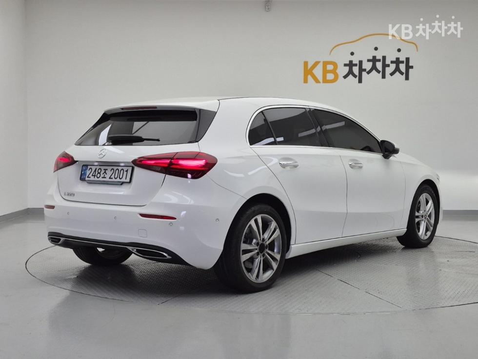 Mercedes-Benz A-Class BASE MODEL — фото 4