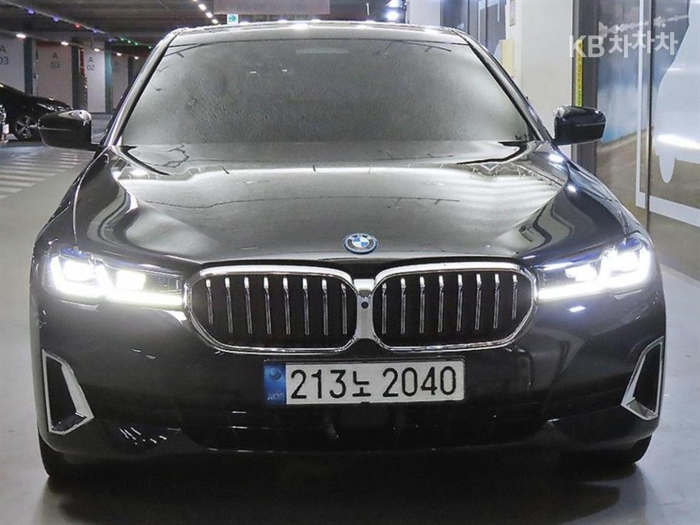 BMW 5 Series Luxury Line — фото 2