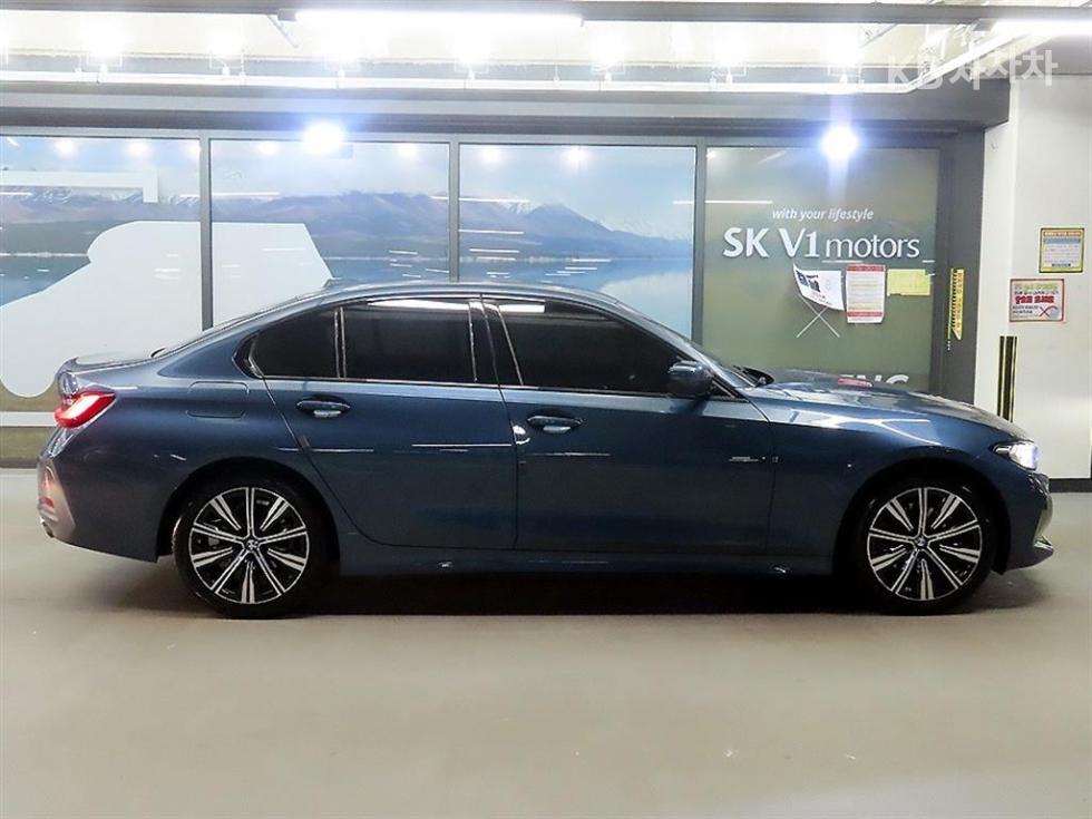 BMW 3 Series BASE MODEL — фото 3