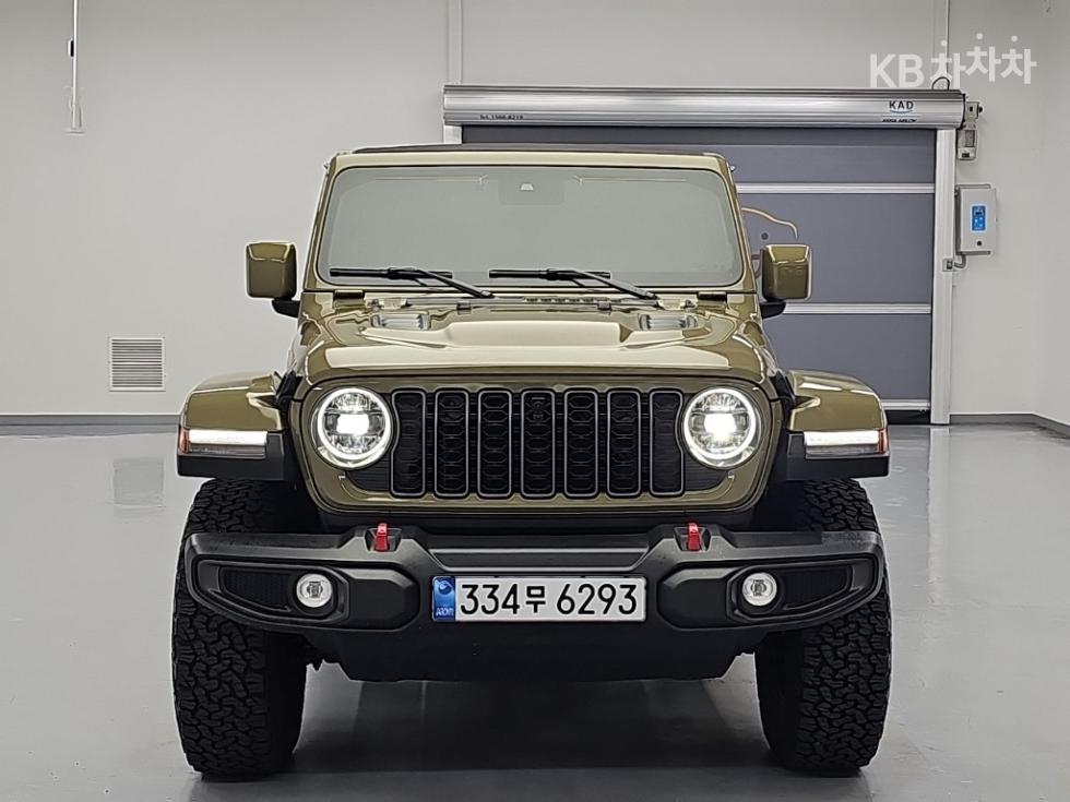 Jeep Wrangler BASE MODEL — фото 2