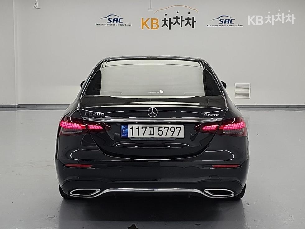 Mercedes-Benz E-Class AMG Line — фото 3