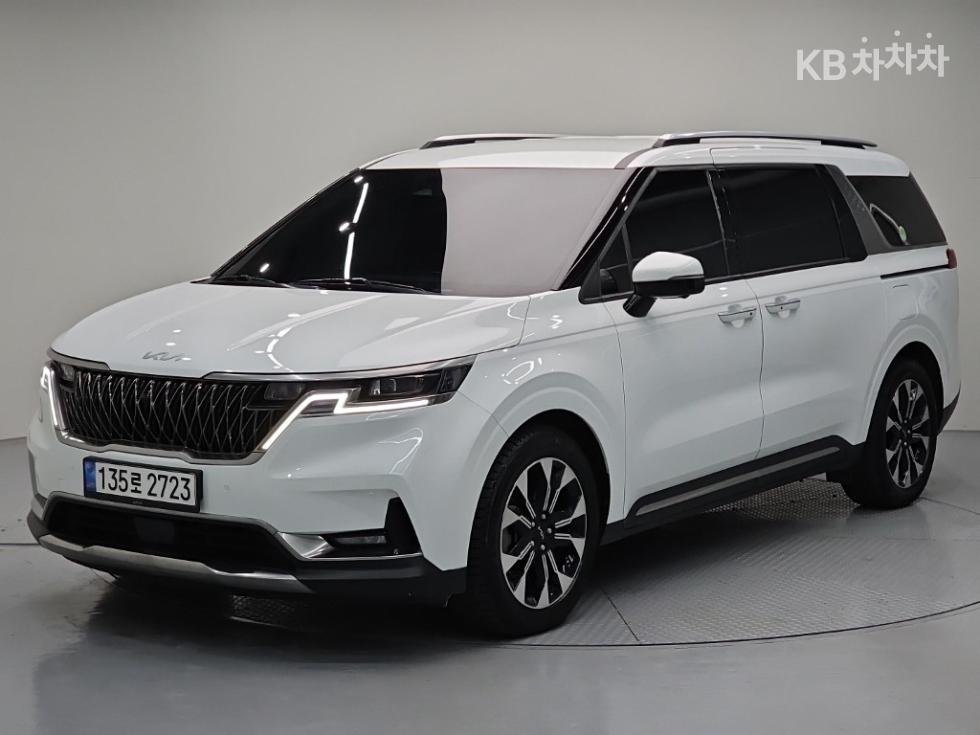 Kia Carnival SIGNATURE — фото 1