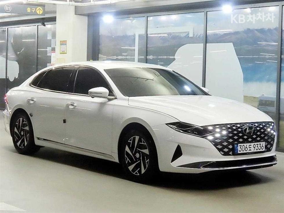 Hyundai Grandeur EXCLUSIVE — фото 1