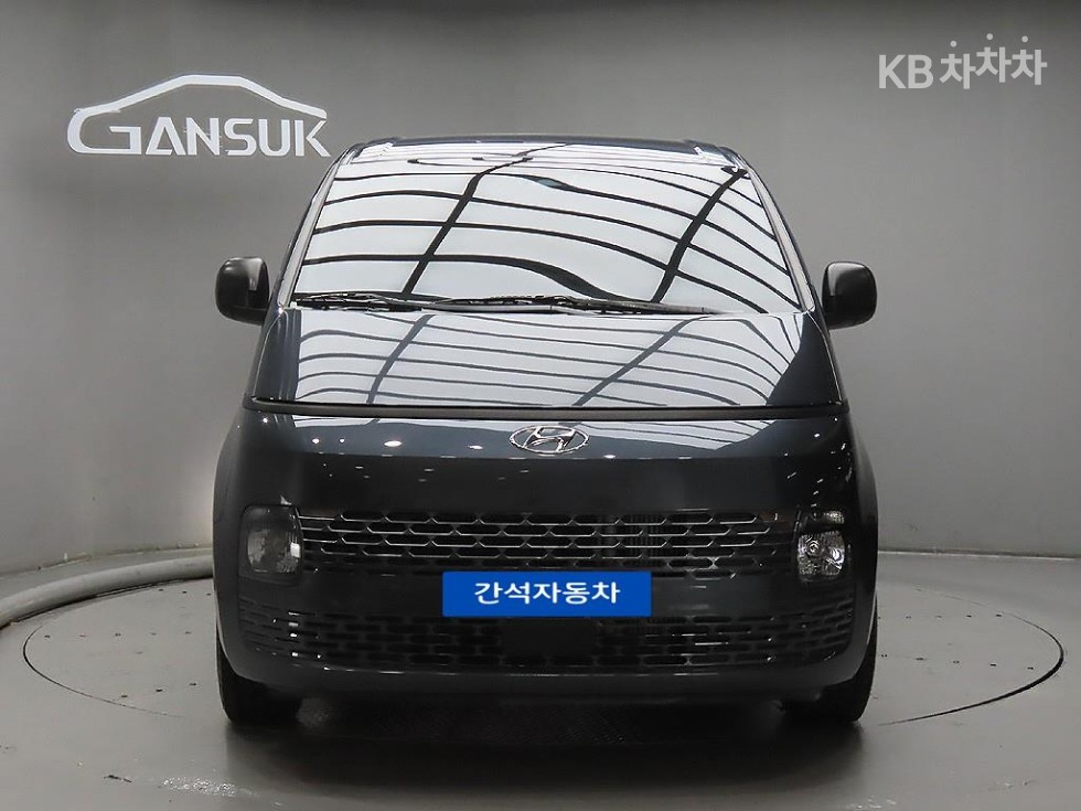 Hyundai Staria Smart — фото 1