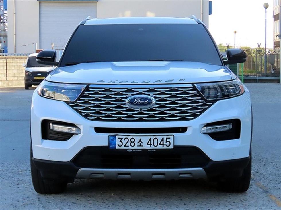 Ford Explorer Platinum — фото 1