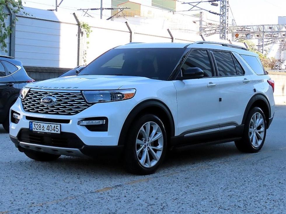 Ford Explorer Platinum — фото 2