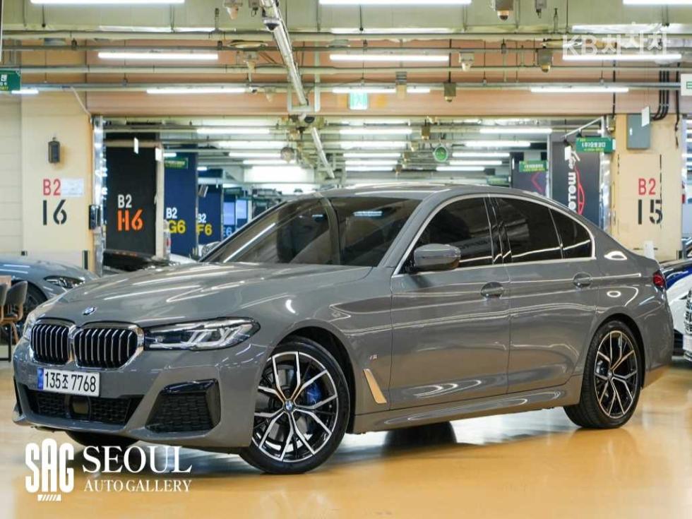BMW 5 Series M Sport — фото 1