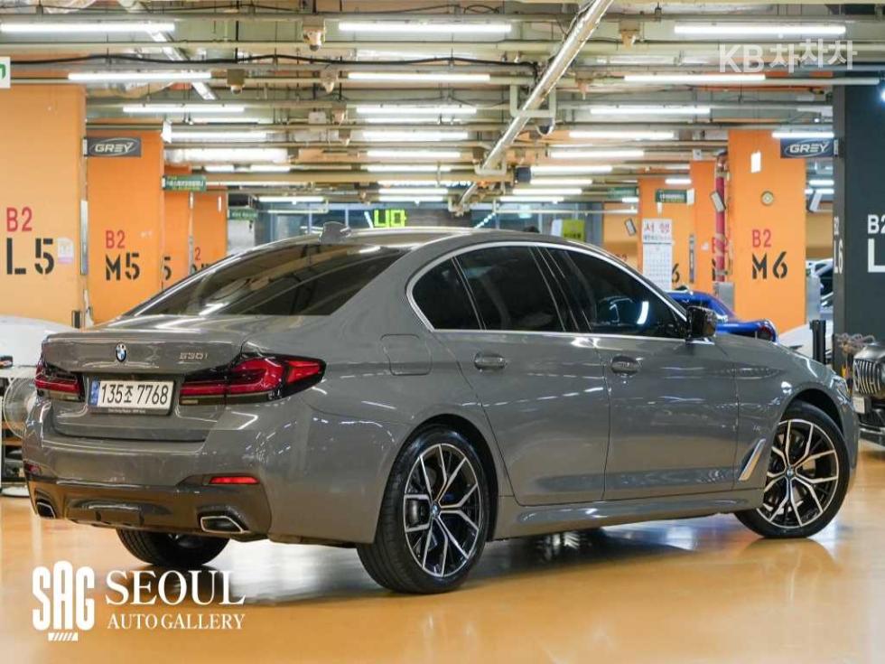 BMW 5 Series M Sport — фото 2