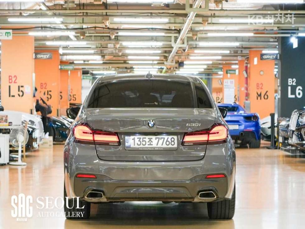 BMW 5 Series M Sport — фото 4