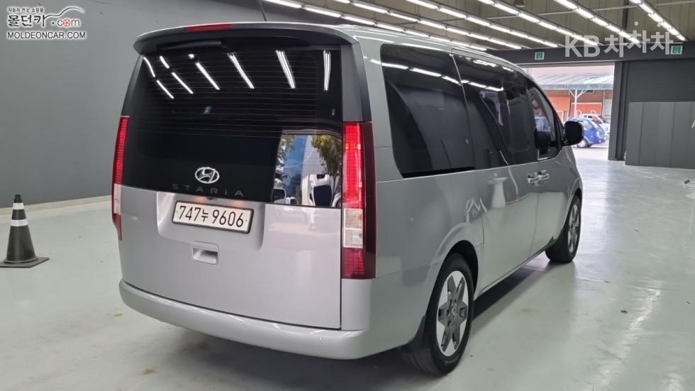 Hyundai Staria — фото 2