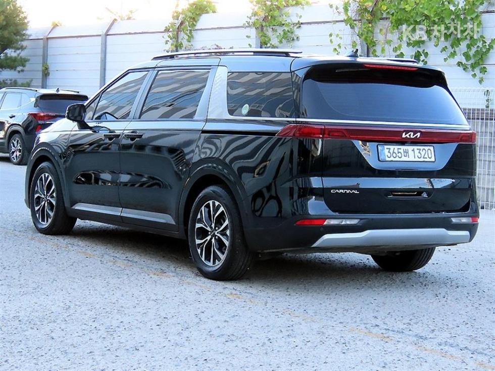Kia Carnival PRESTIGE — фото 3