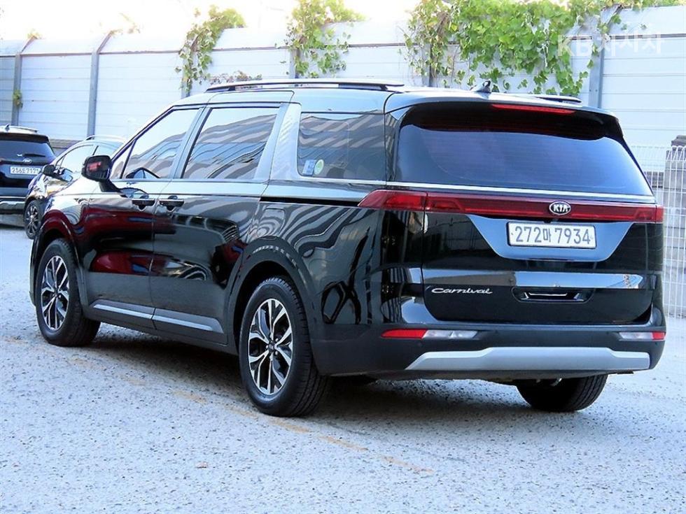 Kia Carnival PRESTIGE — фото 3
