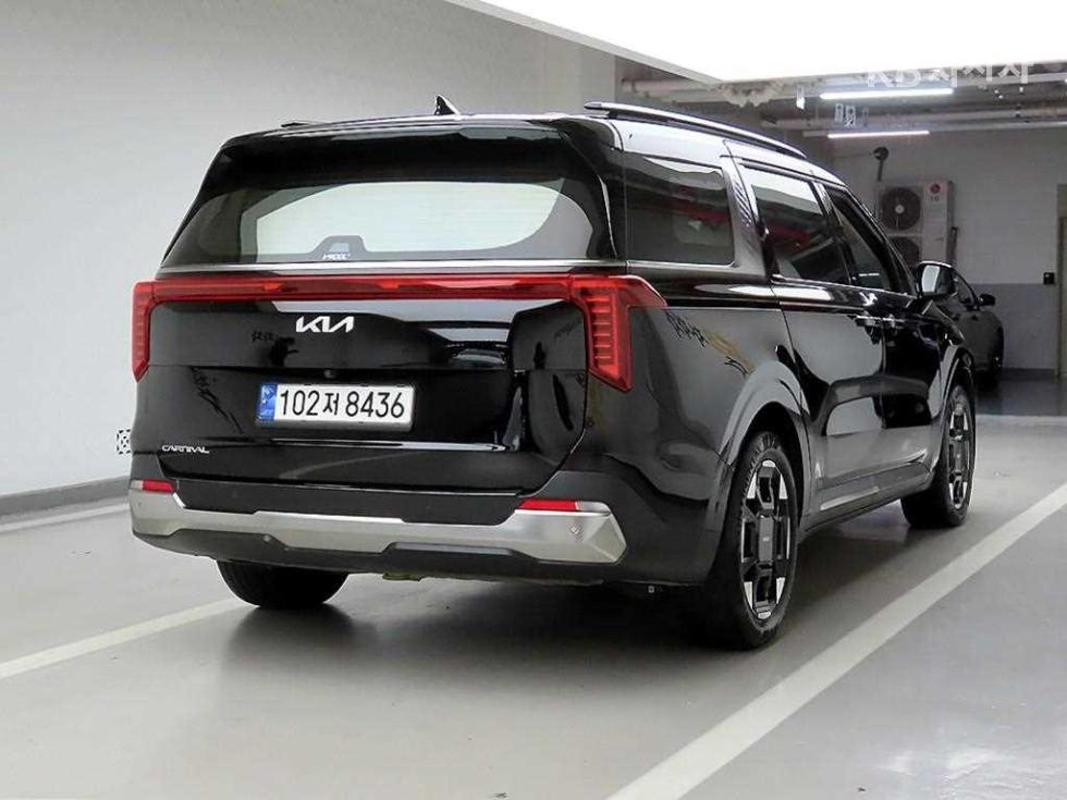 Kia Carnival SIGNATURE — фото 4