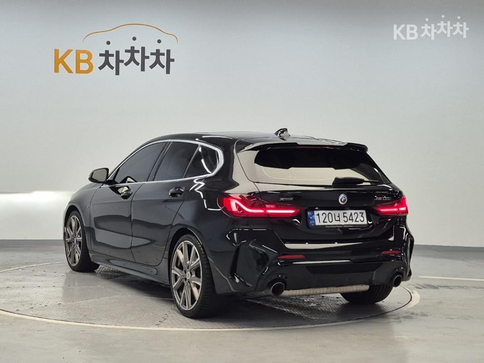 BMW 1 Series BASE MODEL — фото 2