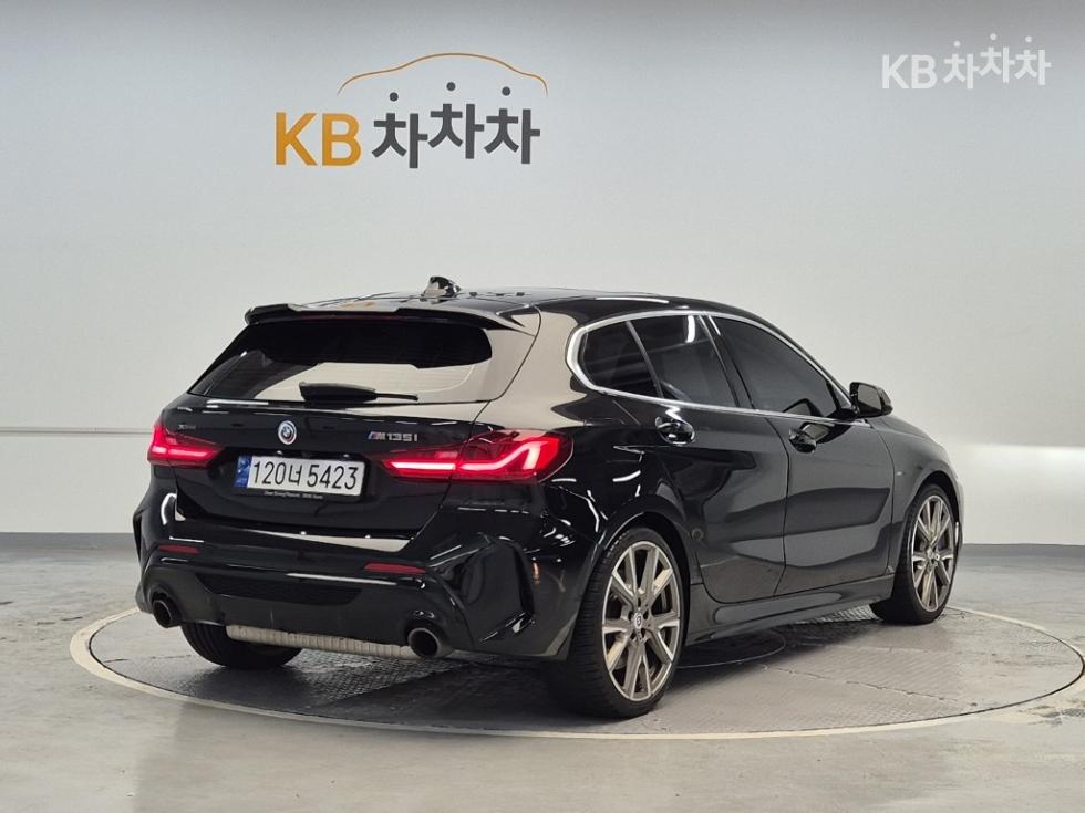 BMW 1 Series BASE MODEL — фото 3