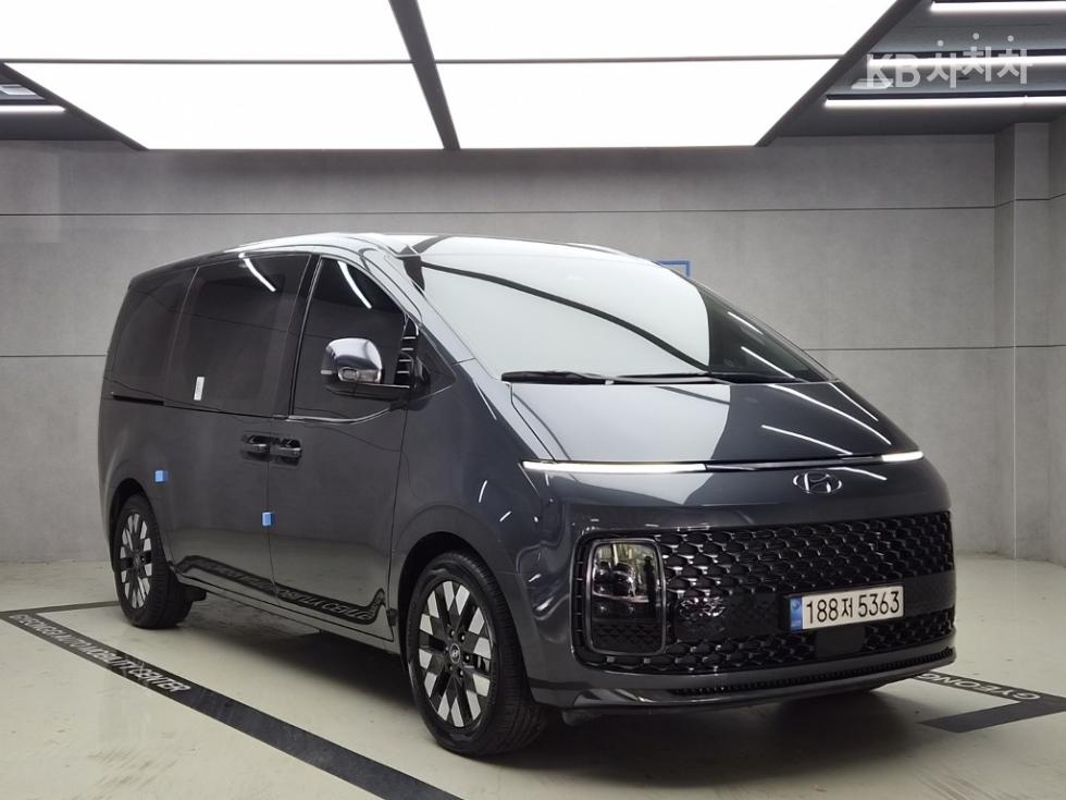 Hyundai Staria PRESTIGE — фото 1