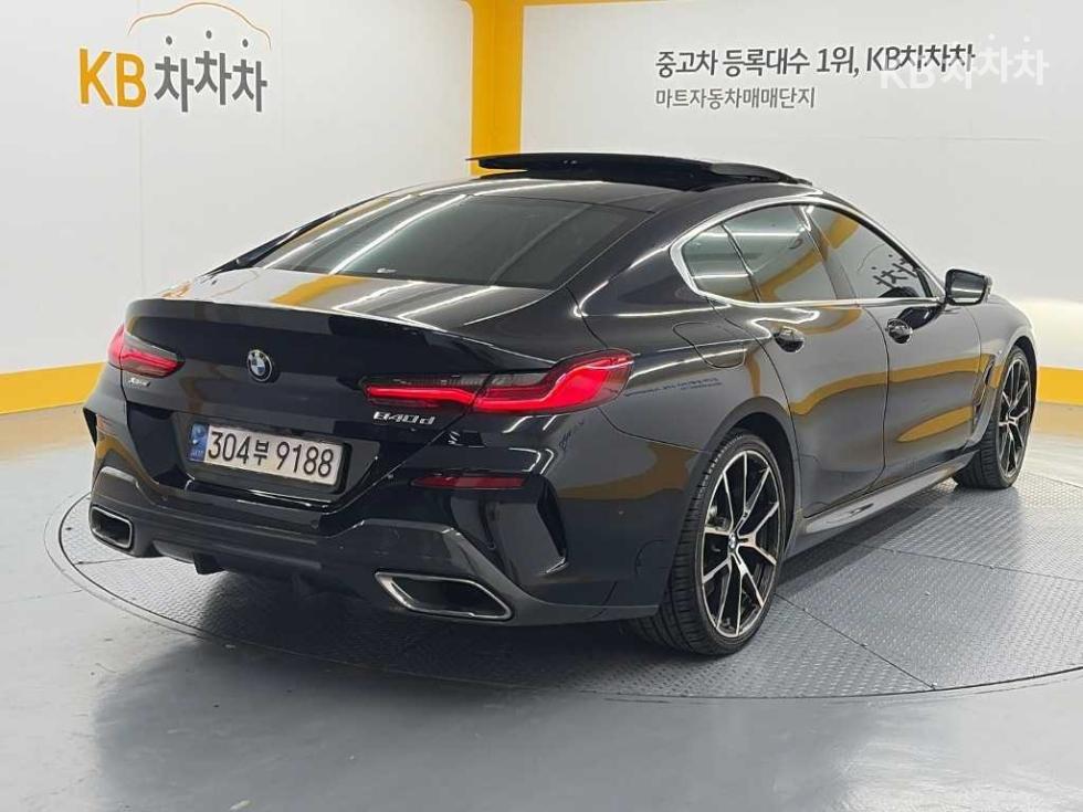 BMW 8 Series M Sport Package — фото 4