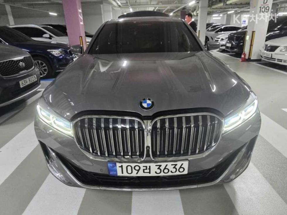 BMW 7 Series Design Pure Excellence — фото 1