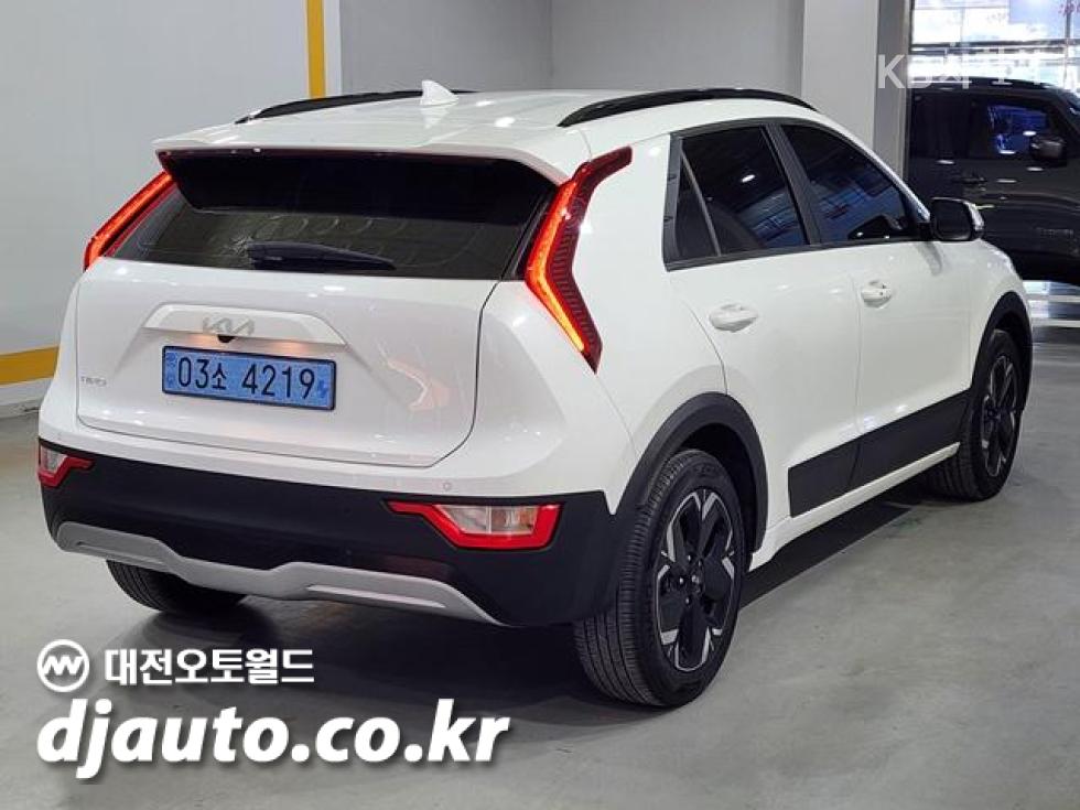 Kia BASE MODEL — фото 3
