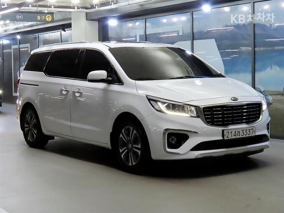 Kia Carnival LUXURY — фото 1