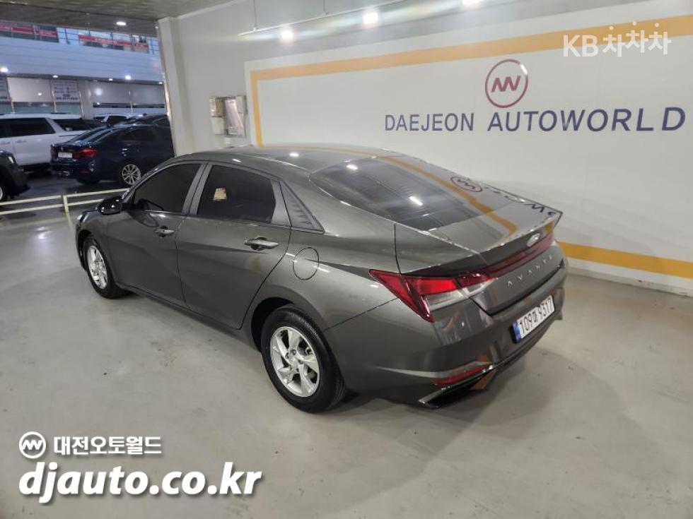 Hyundai Avante — фото 4