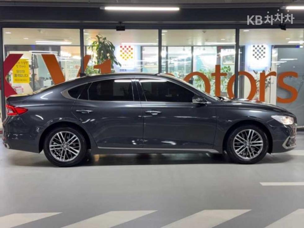 Hyundai Grandeur BASE MODEL — фото 3