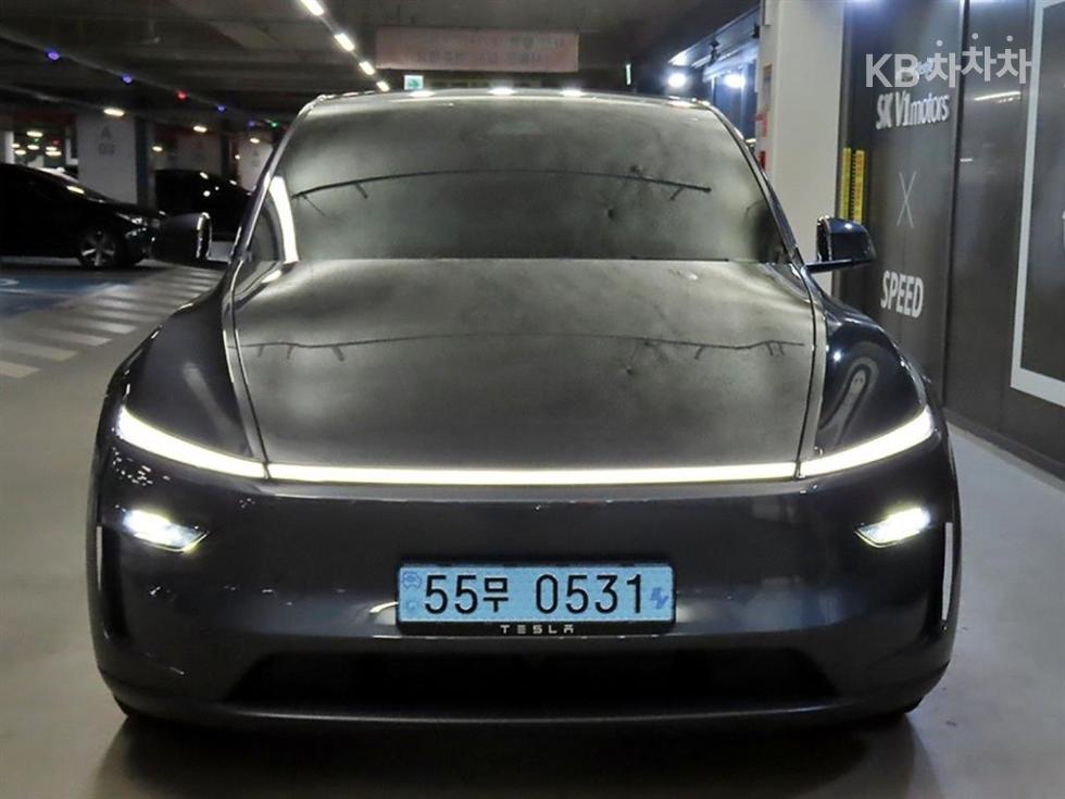 Tesla Model Y BASE MODEL — фото 2