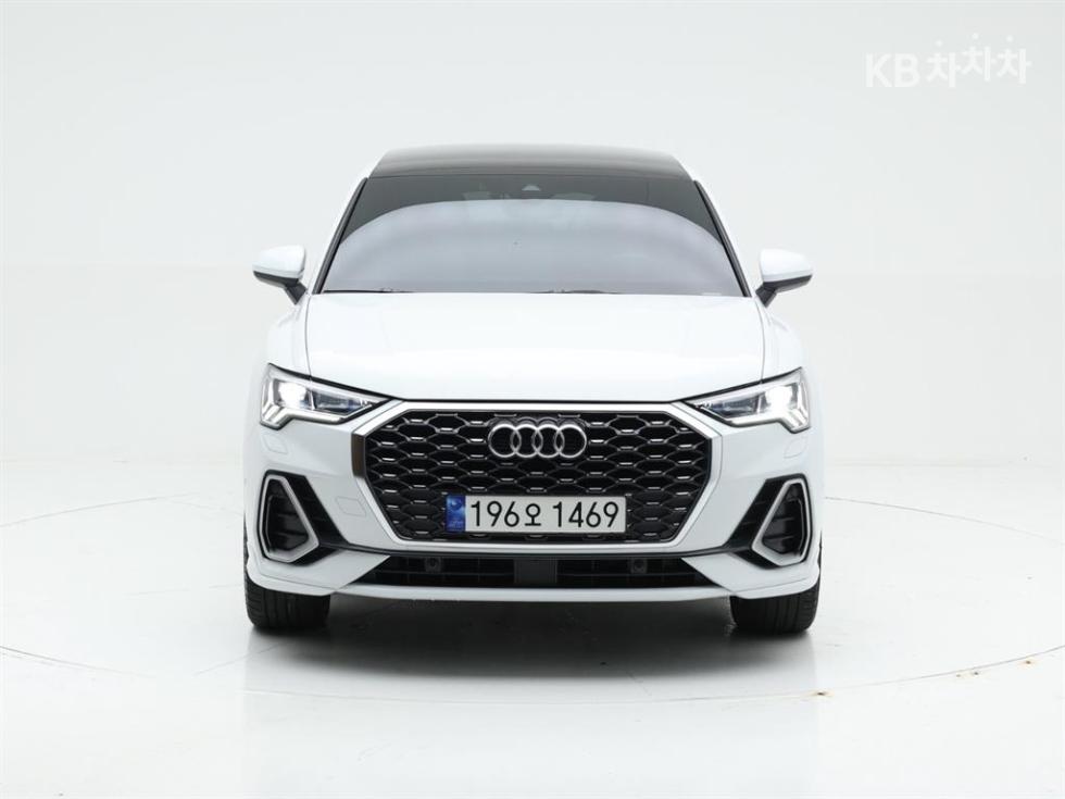 Audi Q3 Premium — фото 2