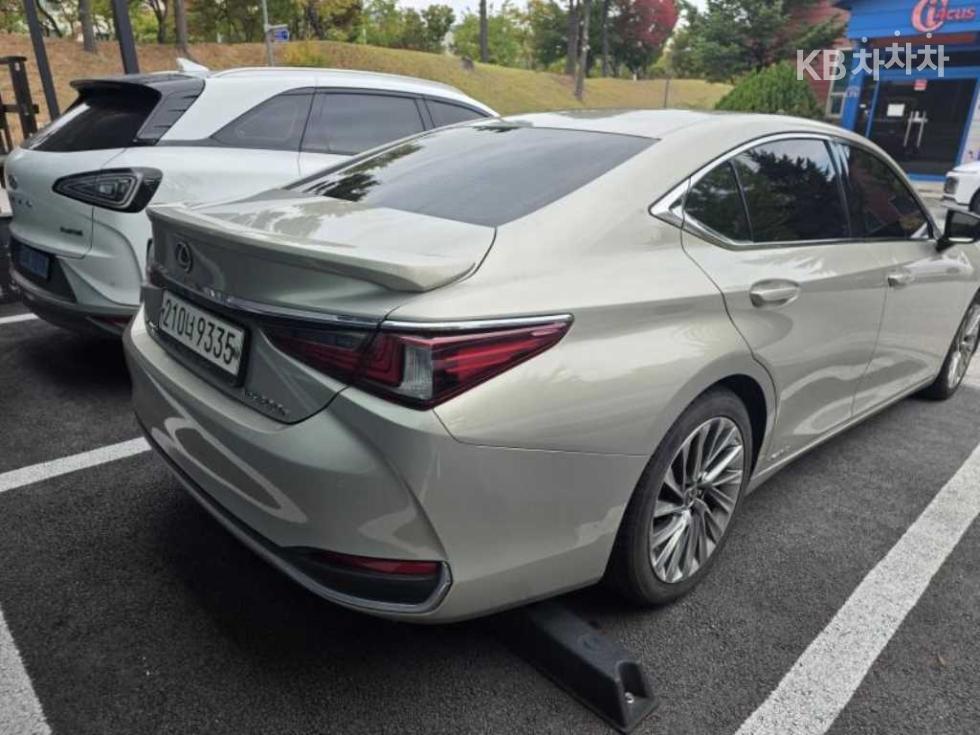 Lexus ES Executive — фото 2