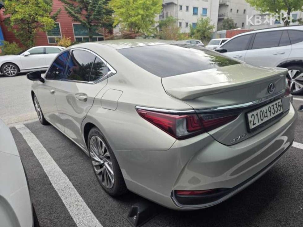Lexus ES Executive — фото 4